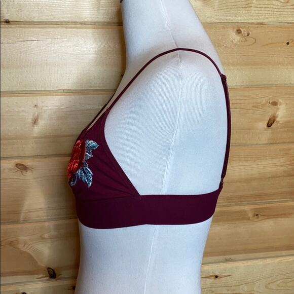 Victoria's Secret Lace Triangle Embroidered Roses - Picture 3 of 9